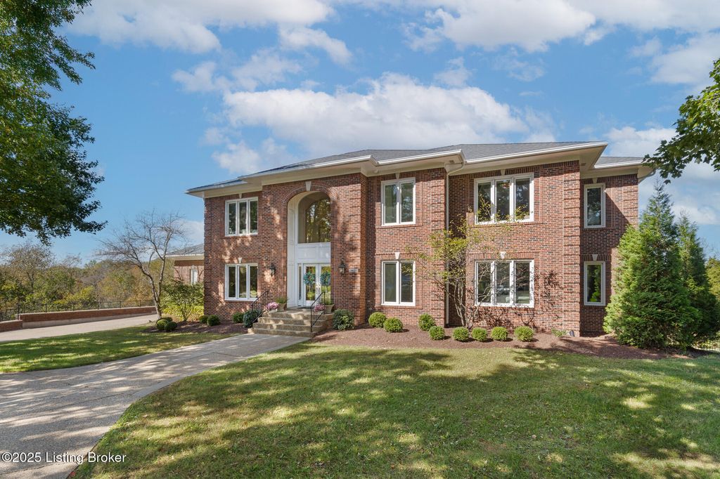 Photo of 7421 Cedar Bluff Ct, Prospect, KY 40059 (MLS # 1701980)