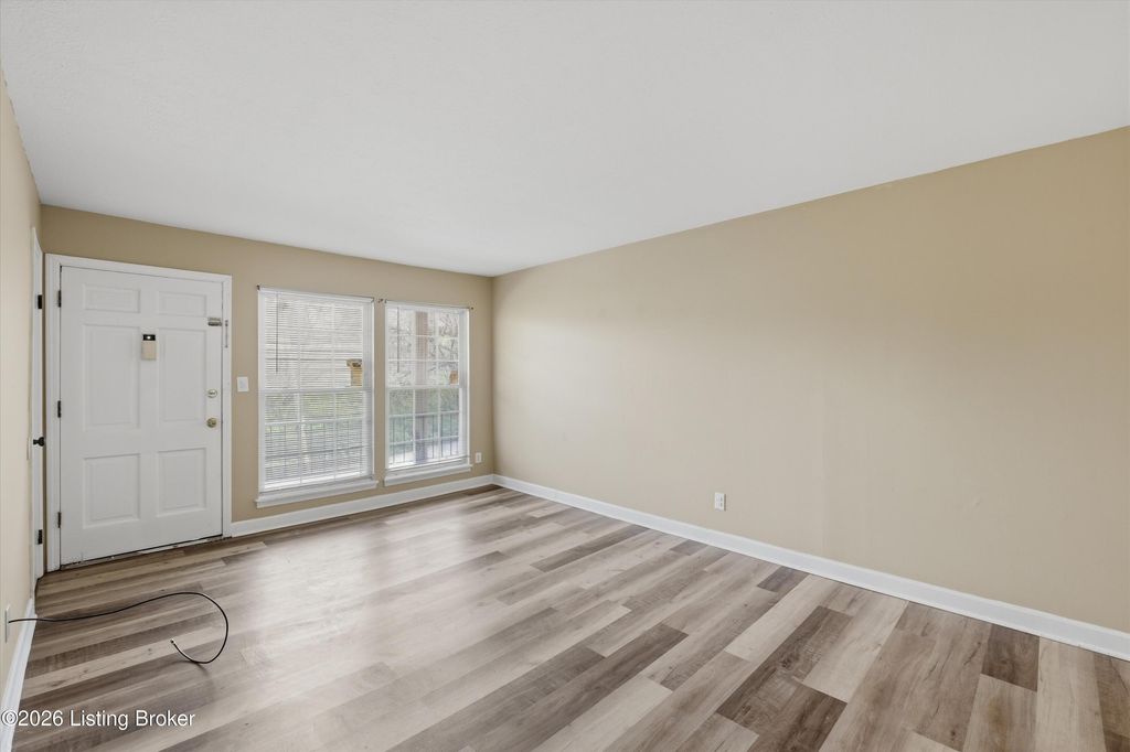 Photo of 1972 Goldsmith Ln #APT 4, Louisville, KY 40218 (MLS # 1713324)