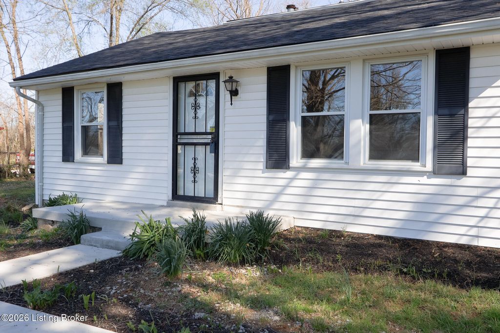 Photo of 8909 Independence School Rd, Louisville, KY 40228 (MLS # 1715443)