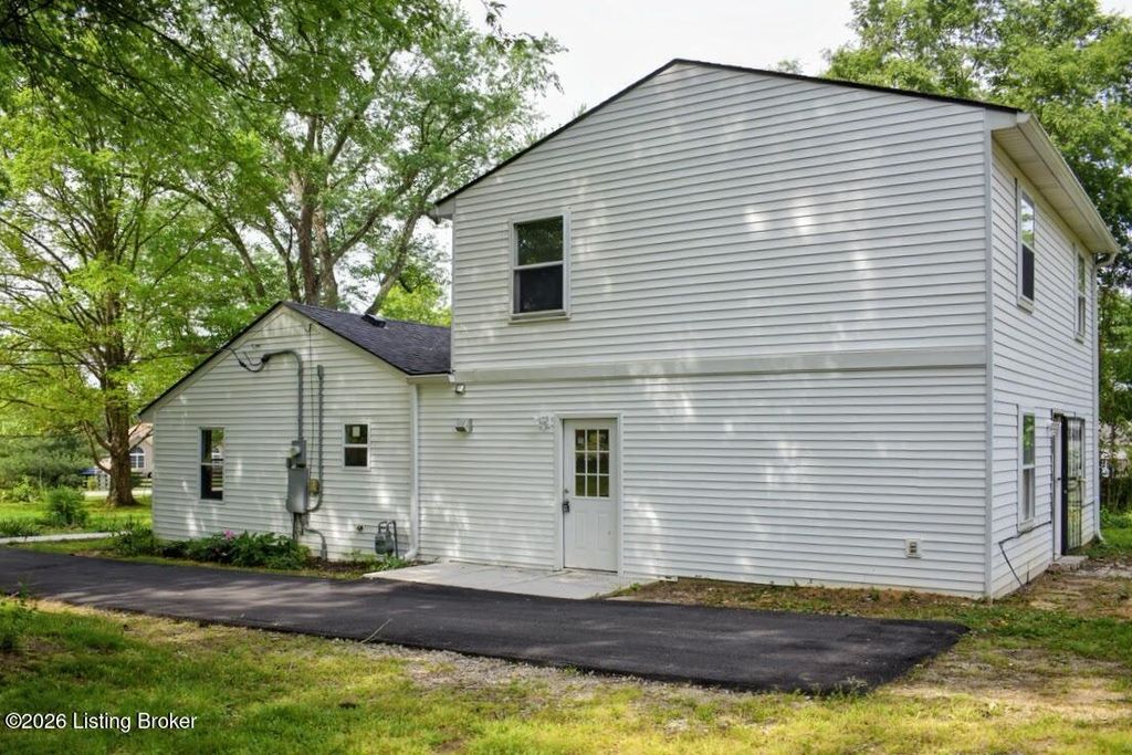 Photo of 8909 Independence School Rd, Louisville, KY 40228 (MLS # 1715443)
