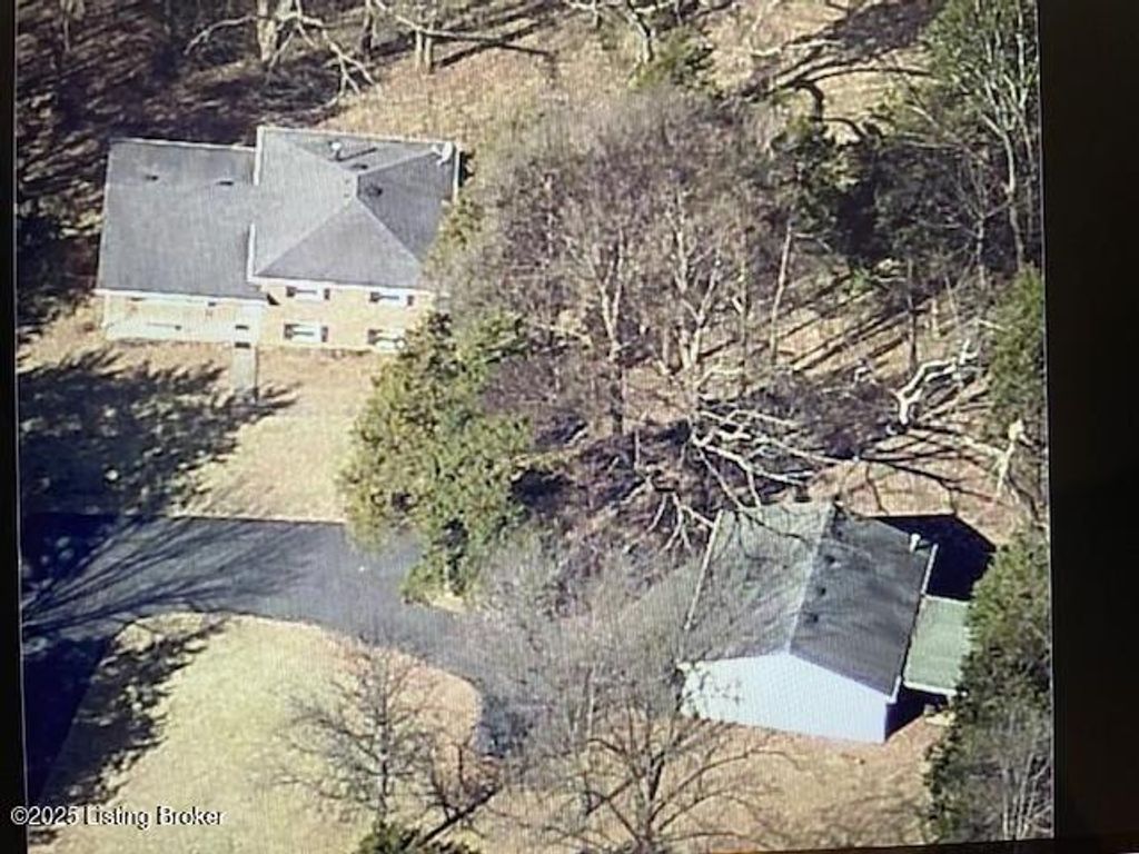 Photo of 246 Eva-Michele Ln, Clermont, KY 40110 (MLS # 1703565)