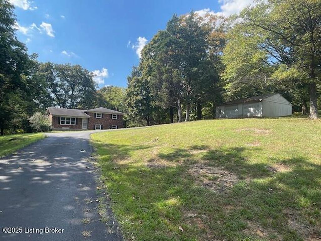 Photo of 246 Eva-Michele Ln, Clermont, KY 40110 (MLS # 1703565)