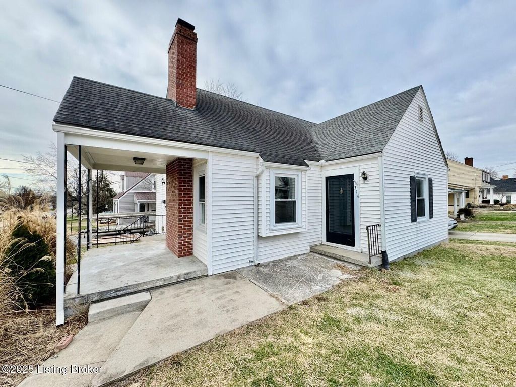 Photo of 314 Covington Ave, Springfield, KY 40069 (MLS # 1705935)