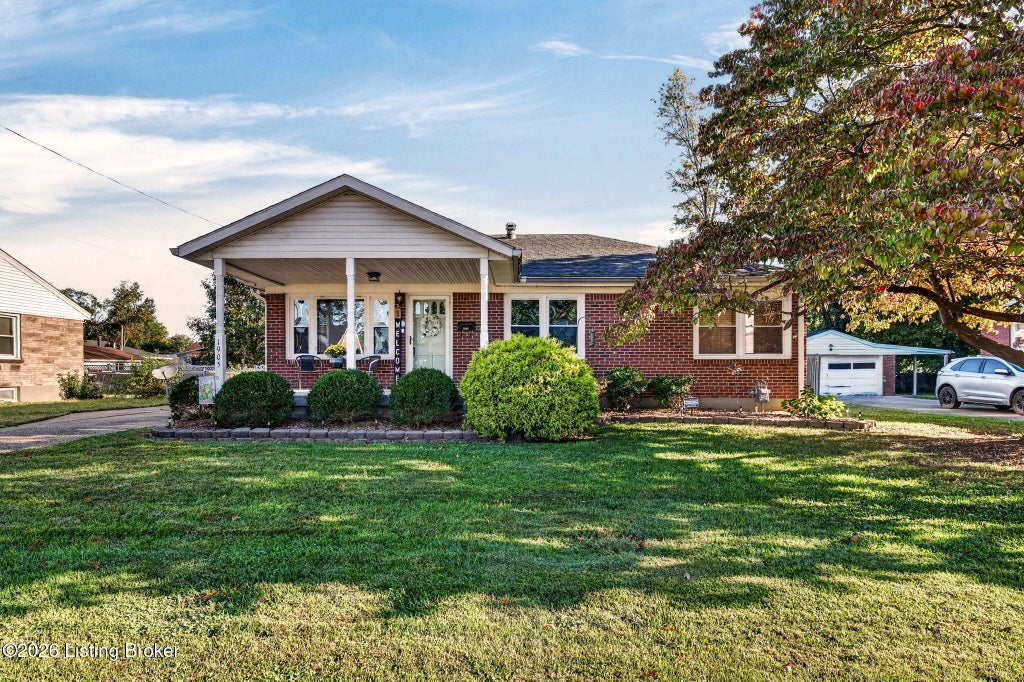 Photo of 1905 Nocturne Dr, Louisville, KY 40272 (MLS # 1732439)
