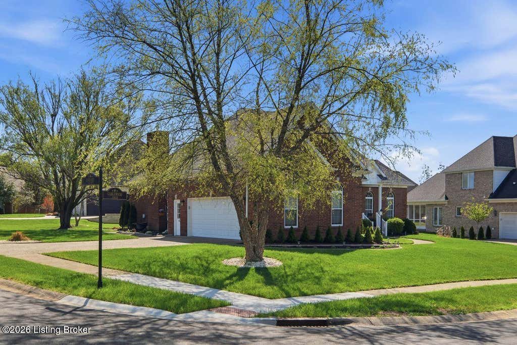 Photo of 305 Gablewood Cir, Louisville, KY 40245 (MLS # 1723046)