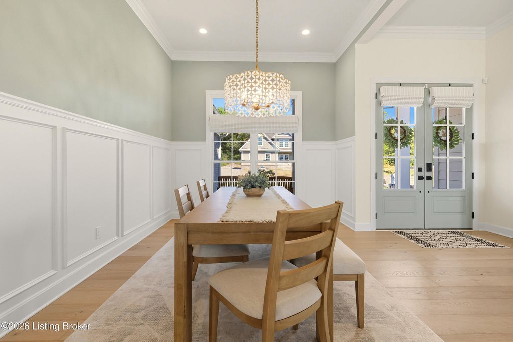 Photo of 4010 Thomas Farm Dr, Louisville, KY 40299 (MLS # 1709385)