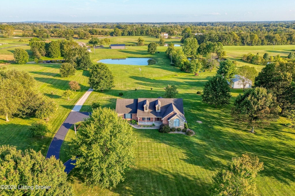 Photo of 1783 Aiken Rd, Shelbyville, KY 40065 (MLS # 1728595)