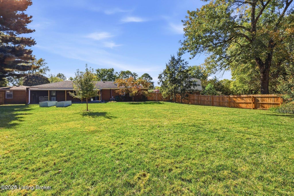 Photo of 8508 Para Ct, Louisville, KY 40242 (MLS # 1731928)