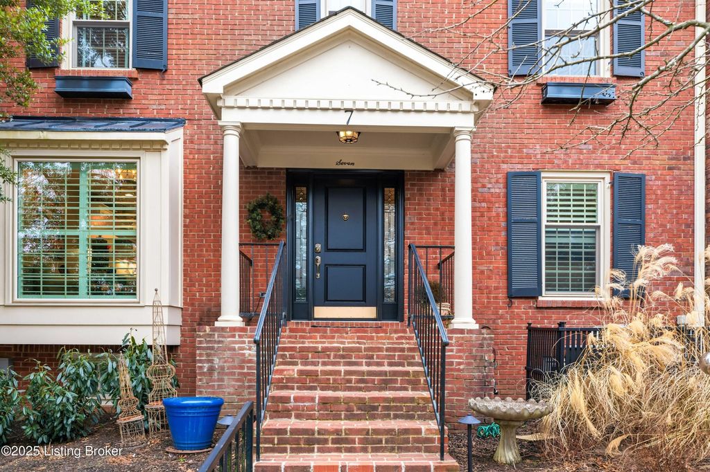 Photo of 7 Riding Ridge Rd, Prospect, KY 40059 (MLS # 1705884)