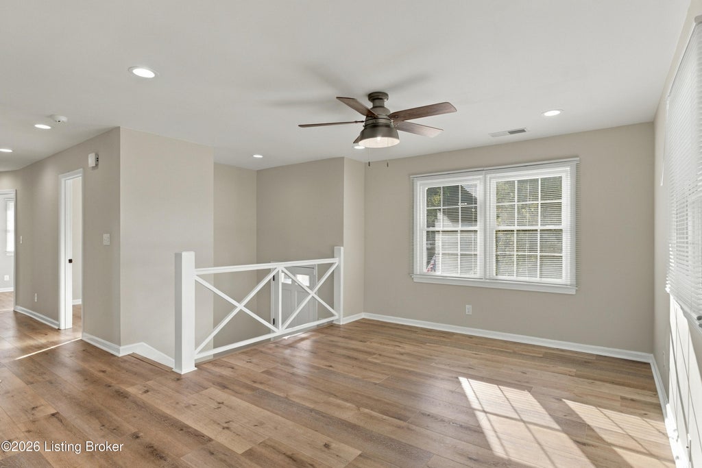 Photo of 240 Topfield Rd, Louisville, KY 40229 (MLS # 1732524)