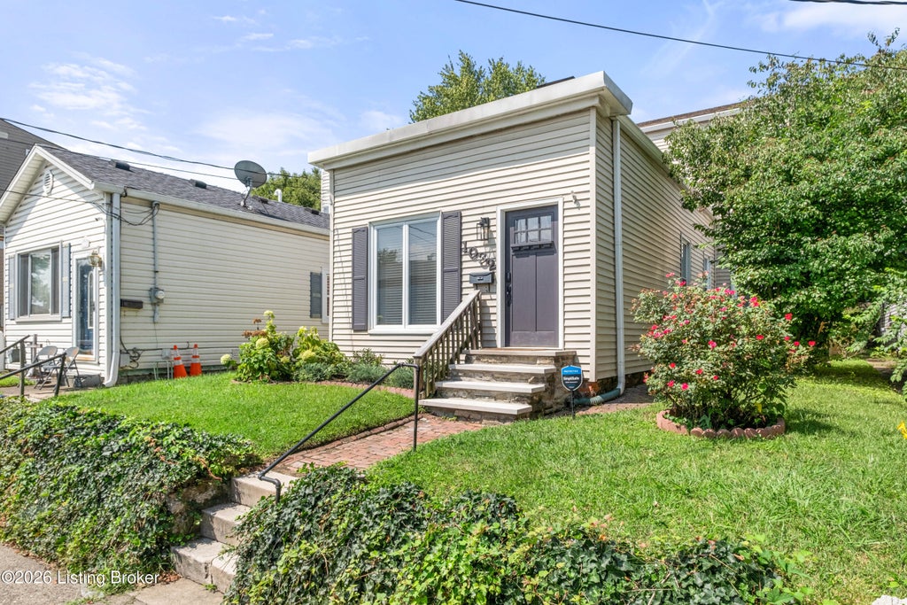 Photo of 1032 Logan St, Louisville, KY 40204 (MLS # 1731397)