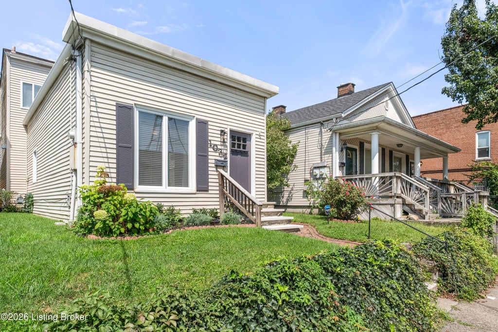 Photo of 1032 Logan St, Louisville, KY 40204 (MLS # 1731397)