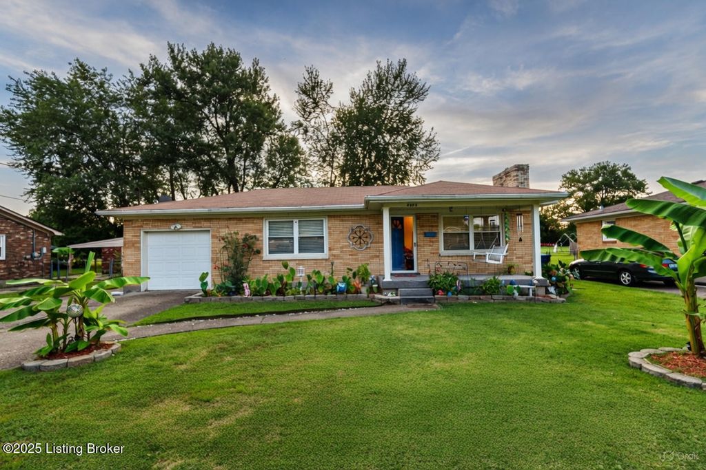 Photo of 8004 Canna Dr, Louisville, KY 40258 (MLS # 1705915)