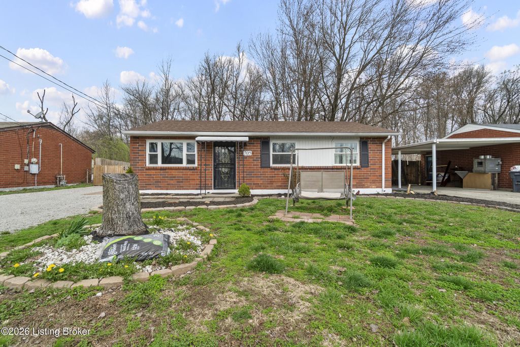 Photo of 705 Glengarry Dr, Louisville, KY 40118 (MLS # 1711291)
