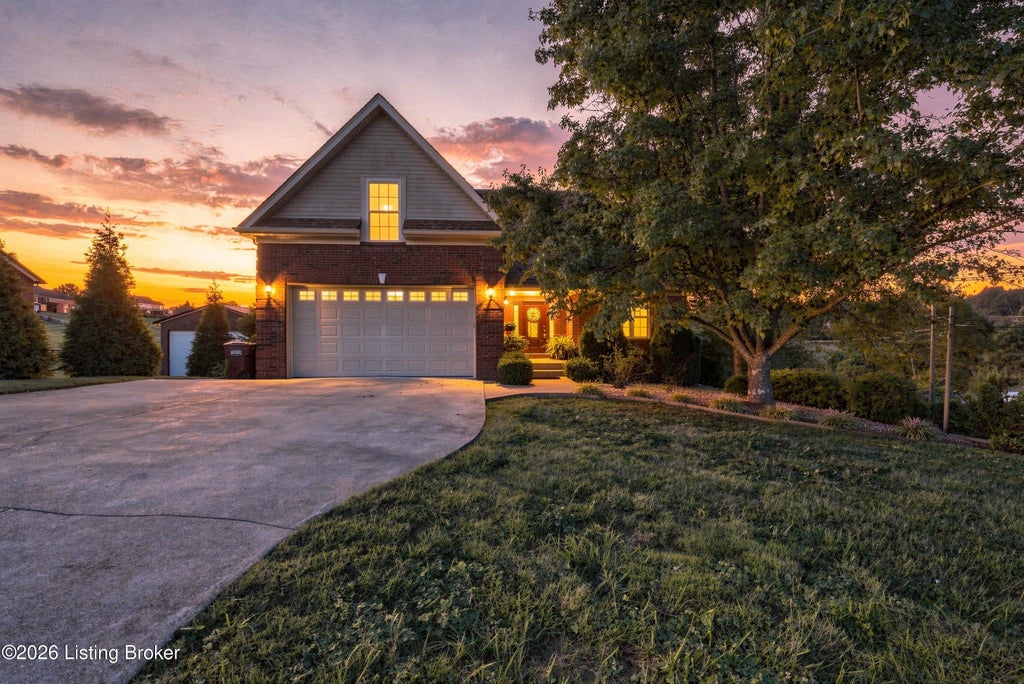 Photo of 34 River Heights Blvd, Taylorsville, KY 40071 (MLS # 1730335)