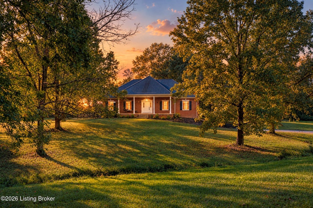 Photo of 133 Plantation Dr, Shelbyville, KY 40065 (MLS # 1732266)