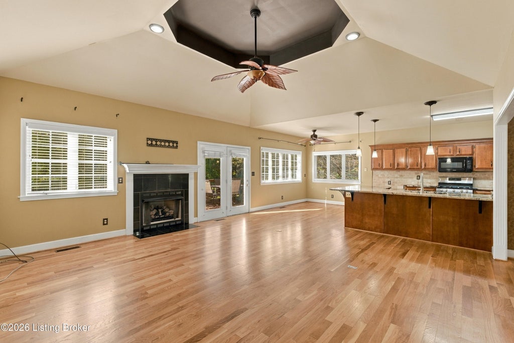 Photo of 133 Plantation Dr, Shelbyville, KY 40065 (MLS # 1732266)