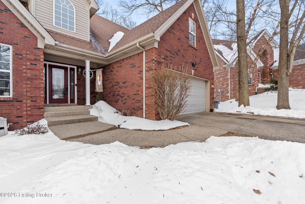 Photo of 7103 Welchire Falls Dr, Louisville, KY 40228 (MLS # 1708479)