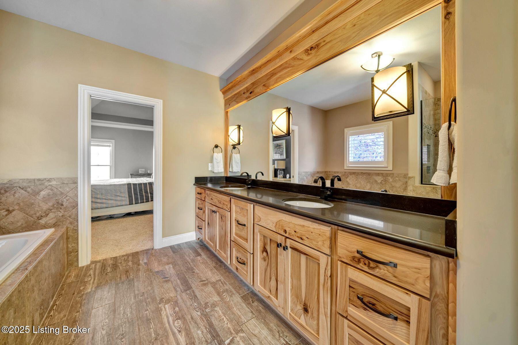 7507 Creekton Dr, Louisville, Kentucky image 23