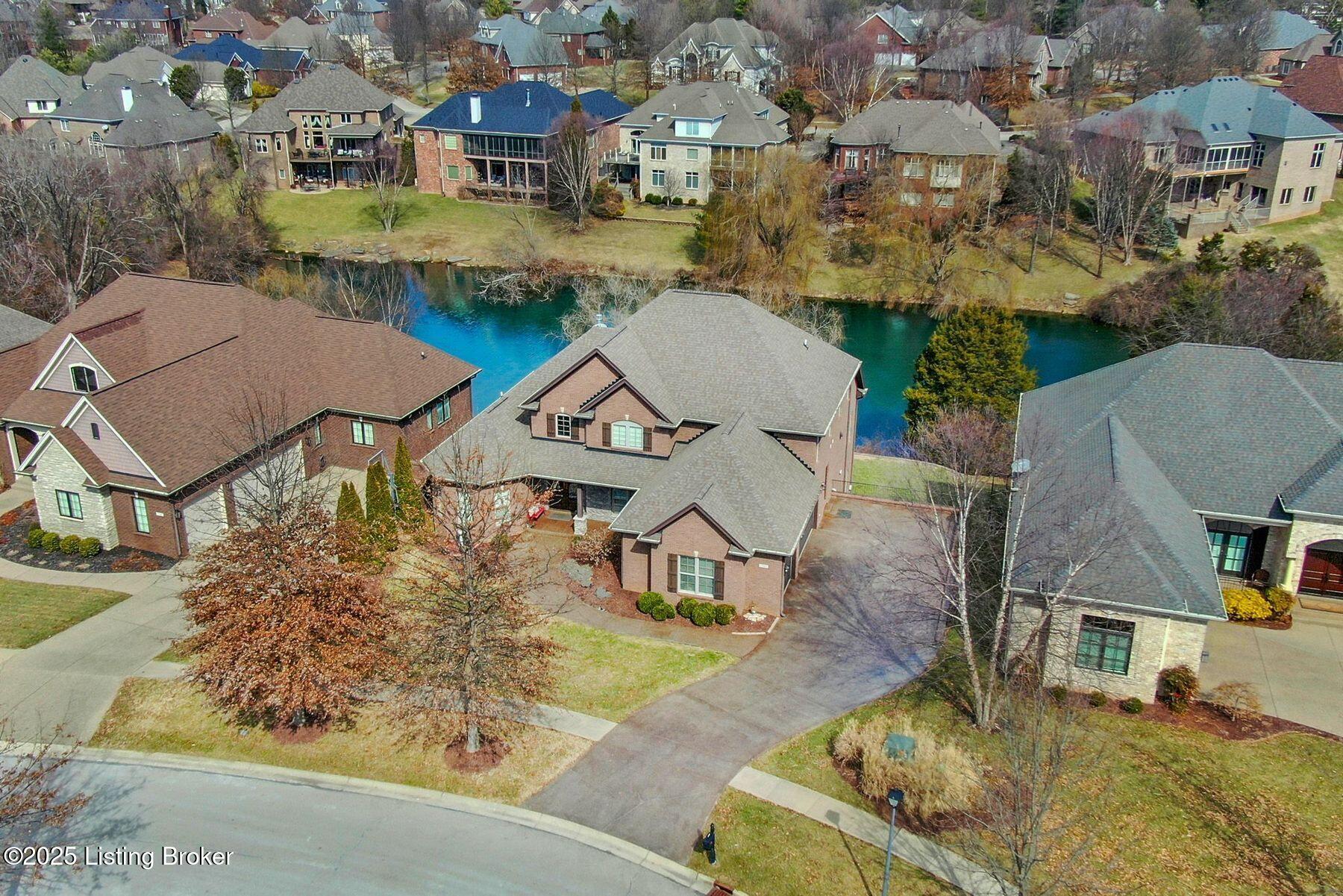 7507 Creekton Dr, Louisville, Kentucky image 3