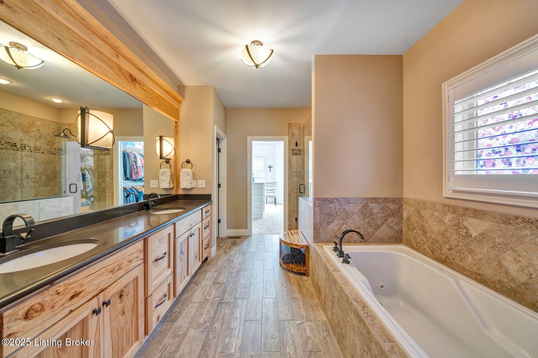 7507 Creekton Dr, Louisville, Kentucky image 22
