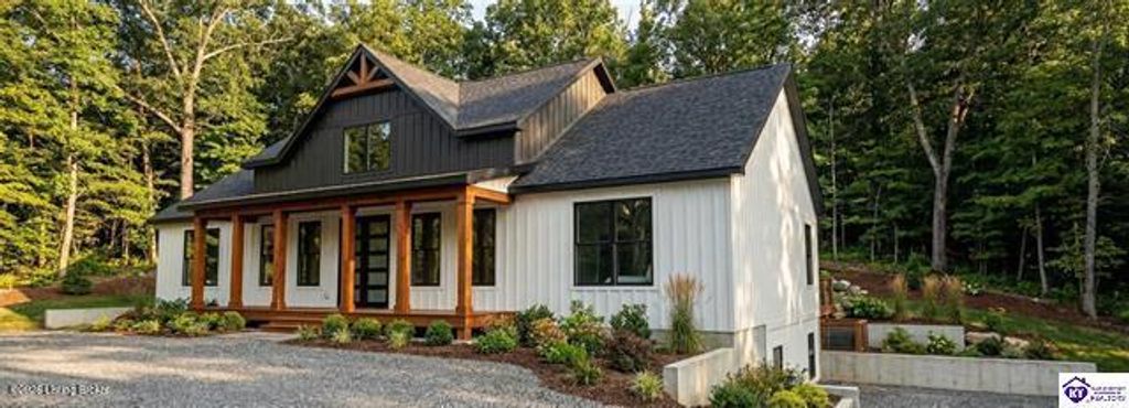 Photo of 200 Vivienne Trace Trce, Clarkson, KY 42726 (MLS # 1714268)