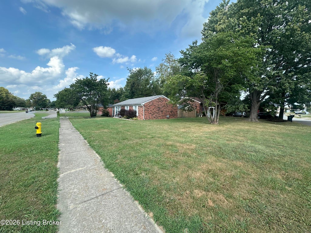 Photo of 10911 Oreland Mill Rd, Louisville, KY 40229 (MLS # 1728638)