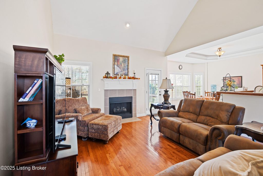 Photo of 275 Brian Dr, Shepherdsville, KY 40165 (MLS # 1703700)