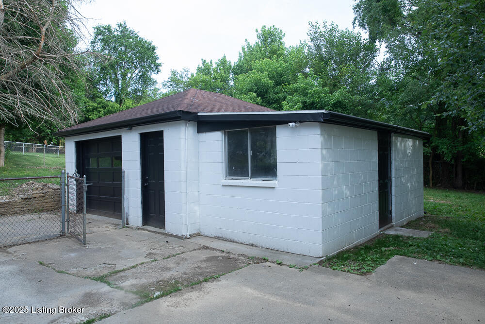 1436 Huntoon Ave, Louisville, Pennsylvania image 5
