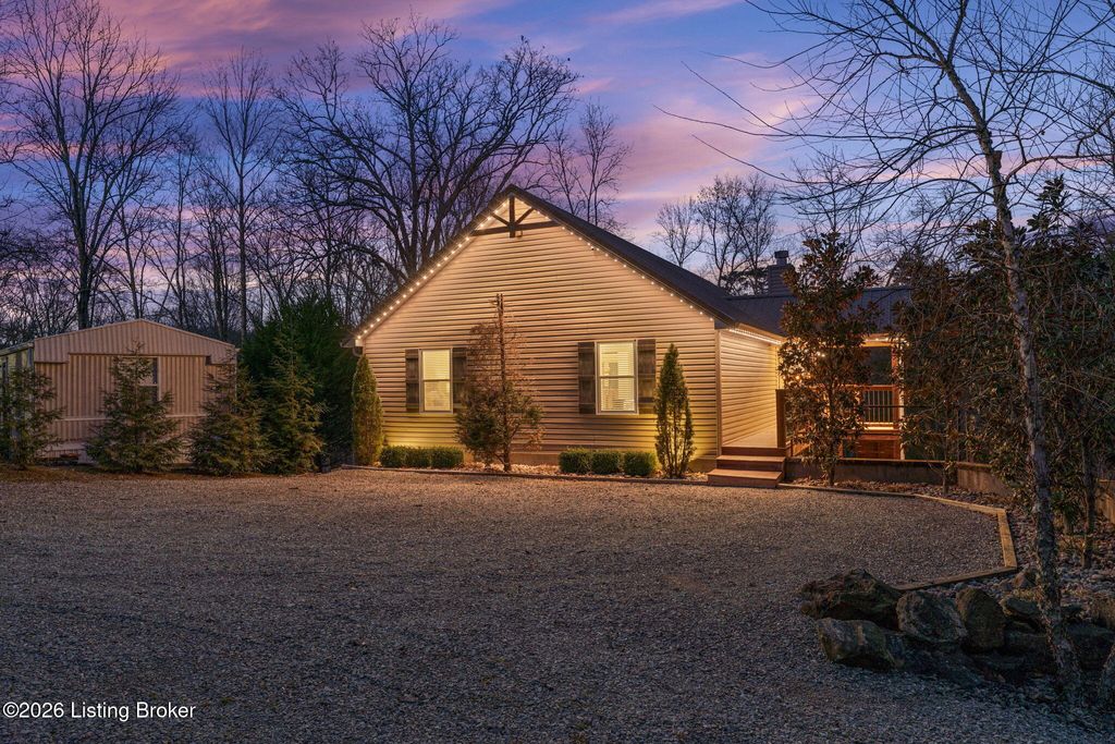 Photo of 102 Whipperwill Dr, Clarkson, KY 42726 (MLS # 1711485)