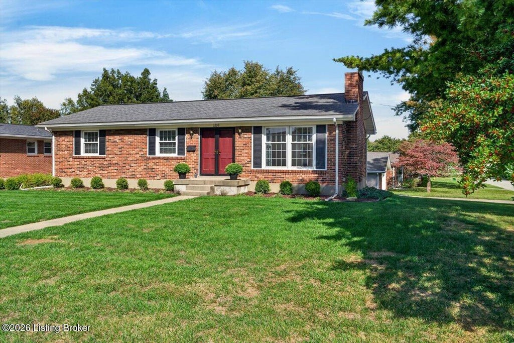Photo of 6209 Richiewayne Dr, Louisville, KY 40219 (MLS # 1732461)