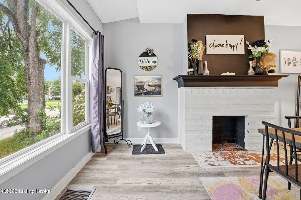 Photo of 4517 S 3rd St, Louisville, KY 40214 (MLS # 1718430)