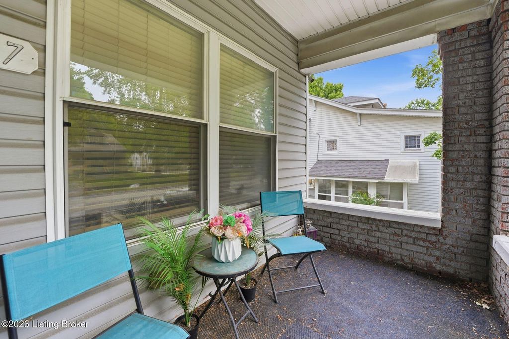Photo of 4517 S 3rd St, Louisville, KY 40214 (MLS # 1718430)