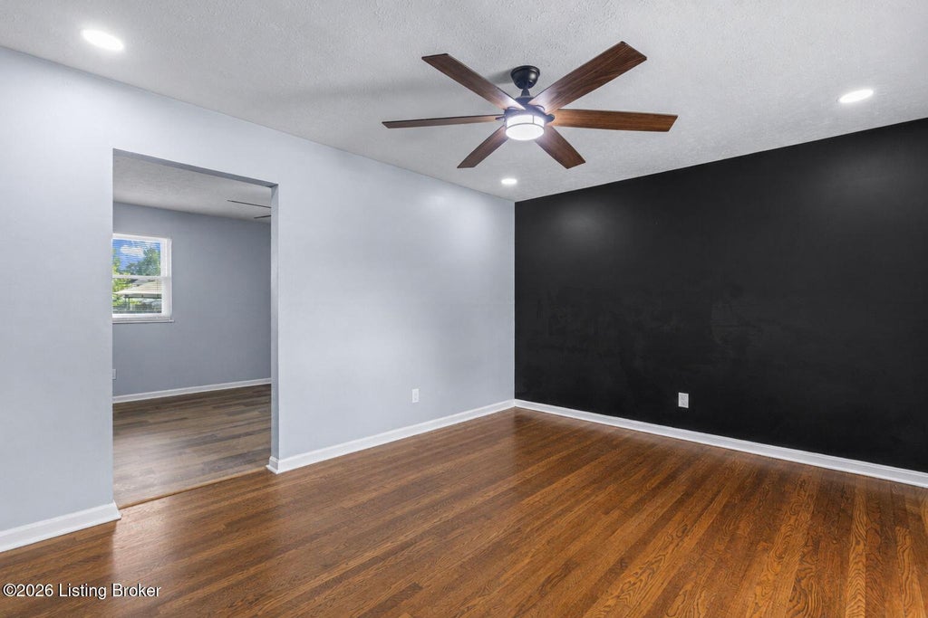 Photo of 2612 Lamborne Blvd, Louisville, KY 40272 (MLS # 1723212)