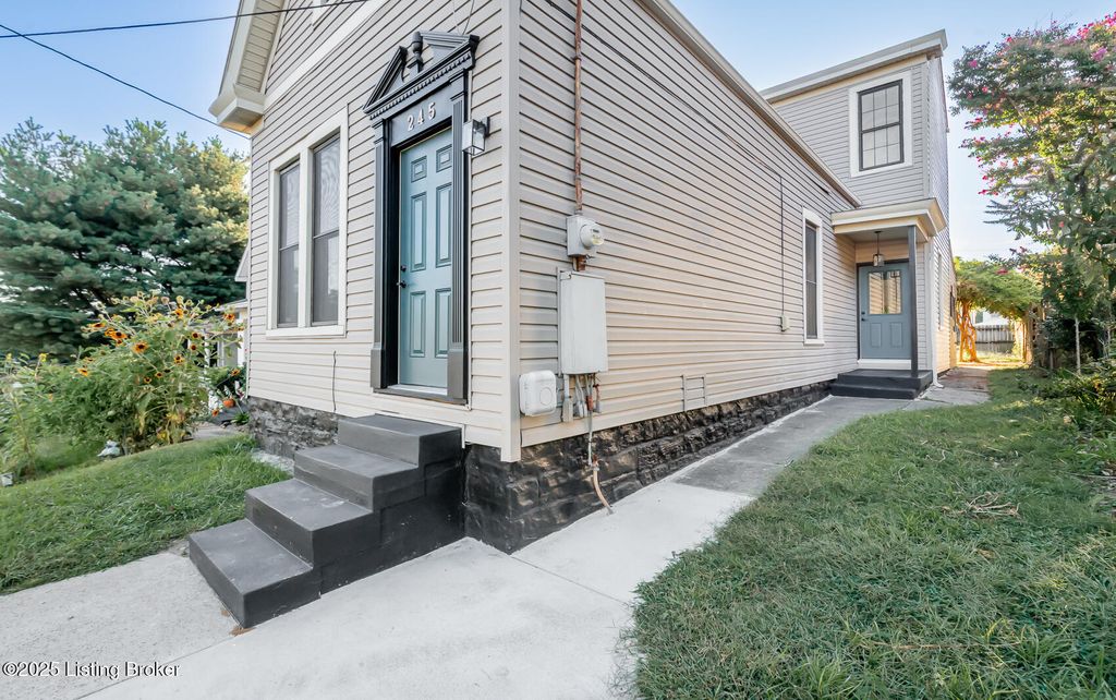 Photo of 245 Pope St, Louisville, KY 40206 (MLS # 1712062)