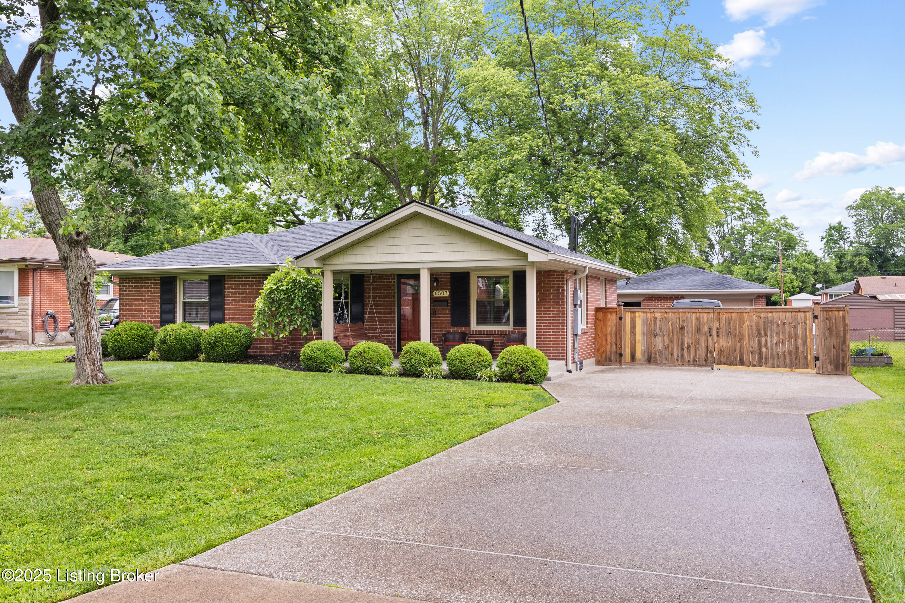 6507 South Dr, Louisville, Pennsylvania image 1