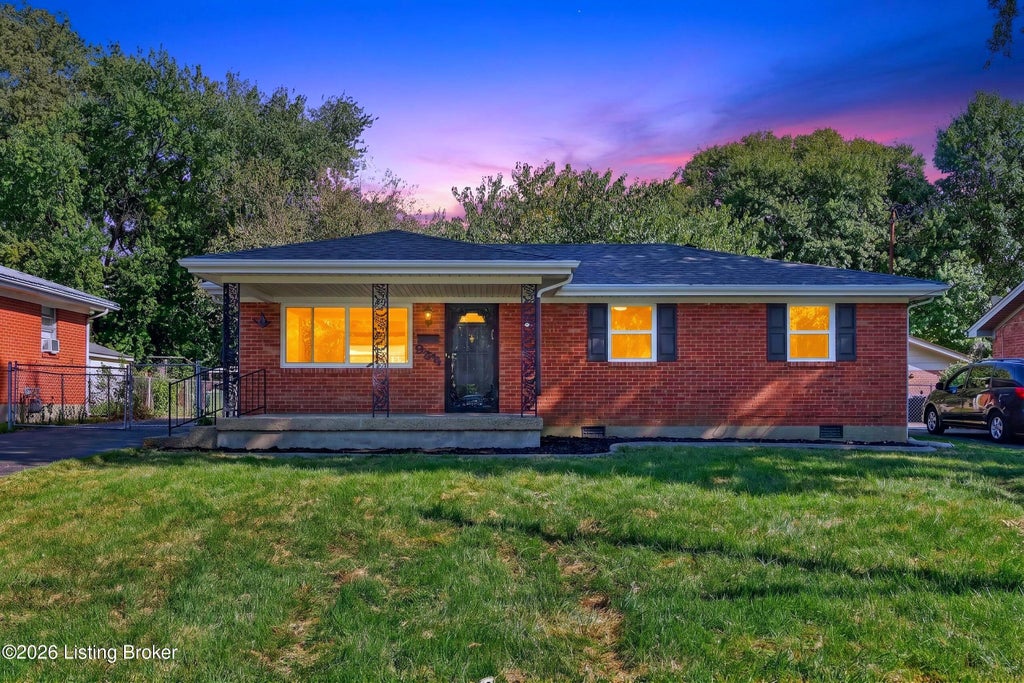 Photo of 9511 Titan Dr, Louisville, KY 40229 (MLS # 1730489)