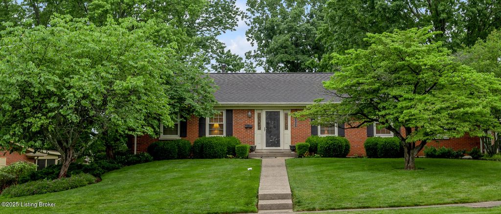 Photo of 3433 Lansdowne Dr, Lexington, KY 40517 (MLS # 1703290)