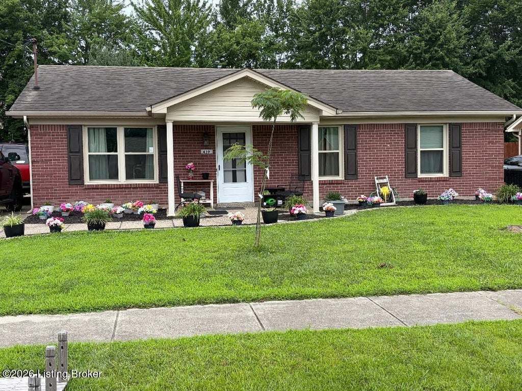 Photo of 439 Big Oaks Dr, Louisville, KY 40229 (MLS # 1720760)