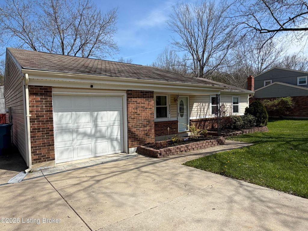 Photo of 9203 Bermuda Ct, Crestwood, KY 40014 (MLS # 1715182)