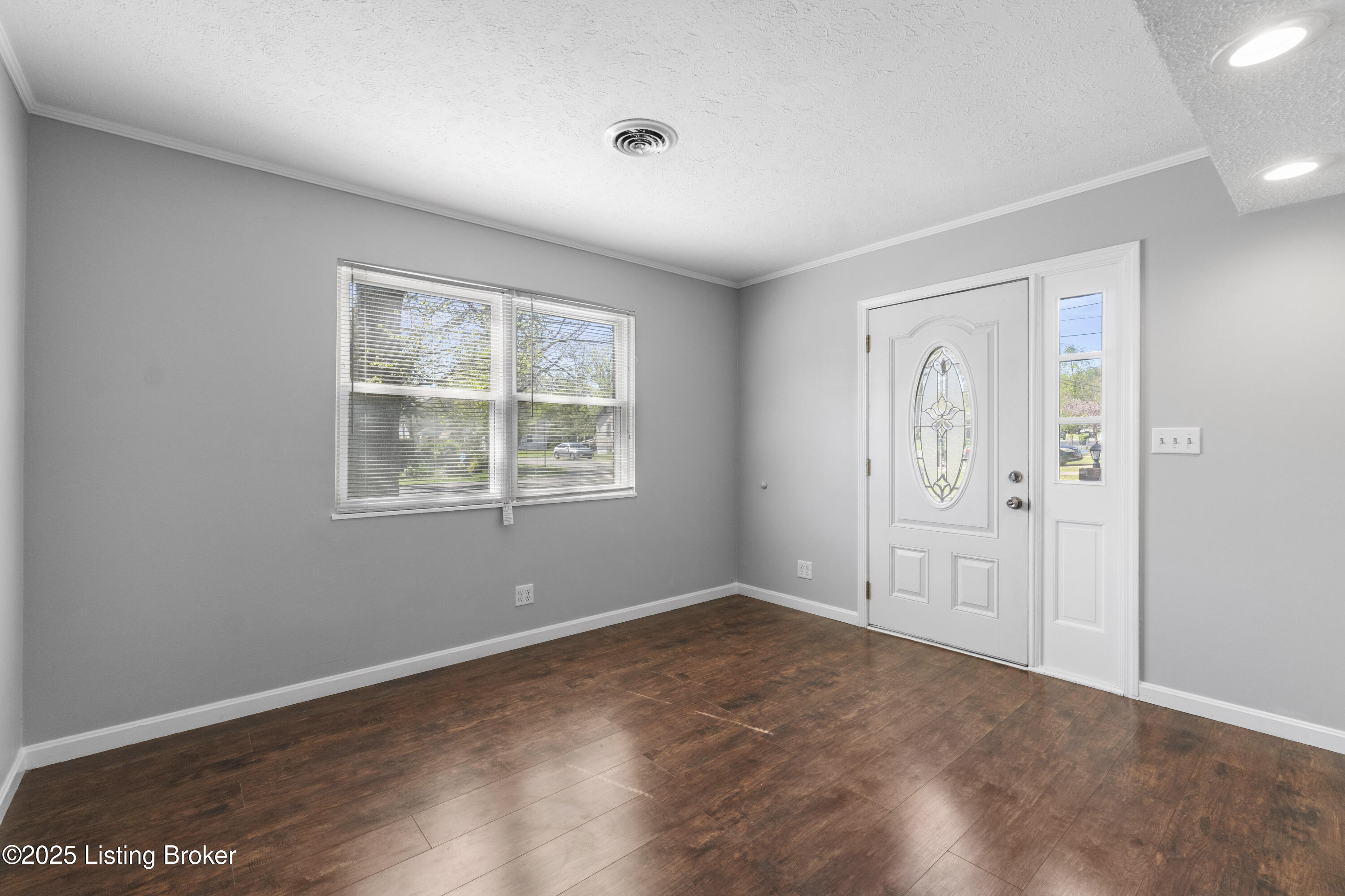 727 Iroquois Ave, Louisville, Pennsylvania image 3