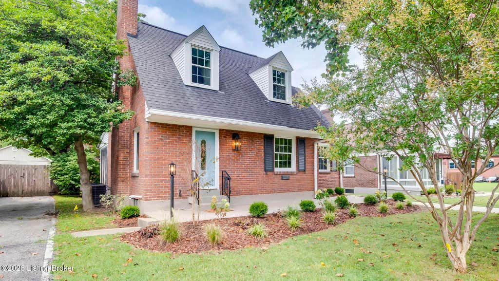 Photo of 5712 Southern Pkwy, Louisville, KY 40214 (MLS # 1726412)