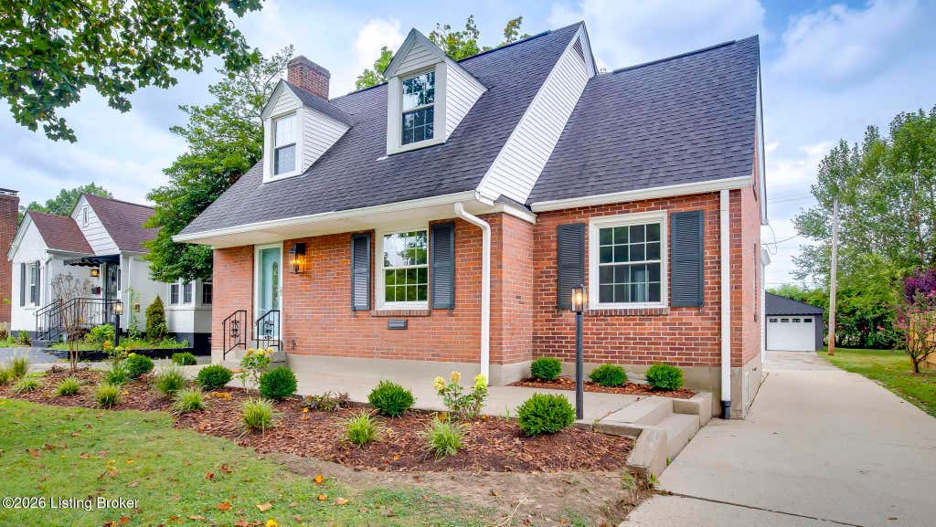 Photo of 5712 Southern Pkwy, Louisville, KY 40214 (MLS # 1726412)
