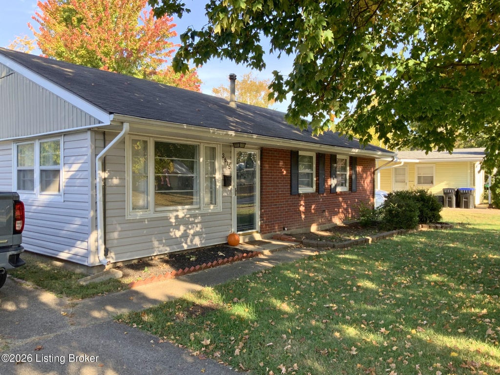 Photo of 3615 Kelly Way, Louisville, KY 40220 (MLS # 1733399)