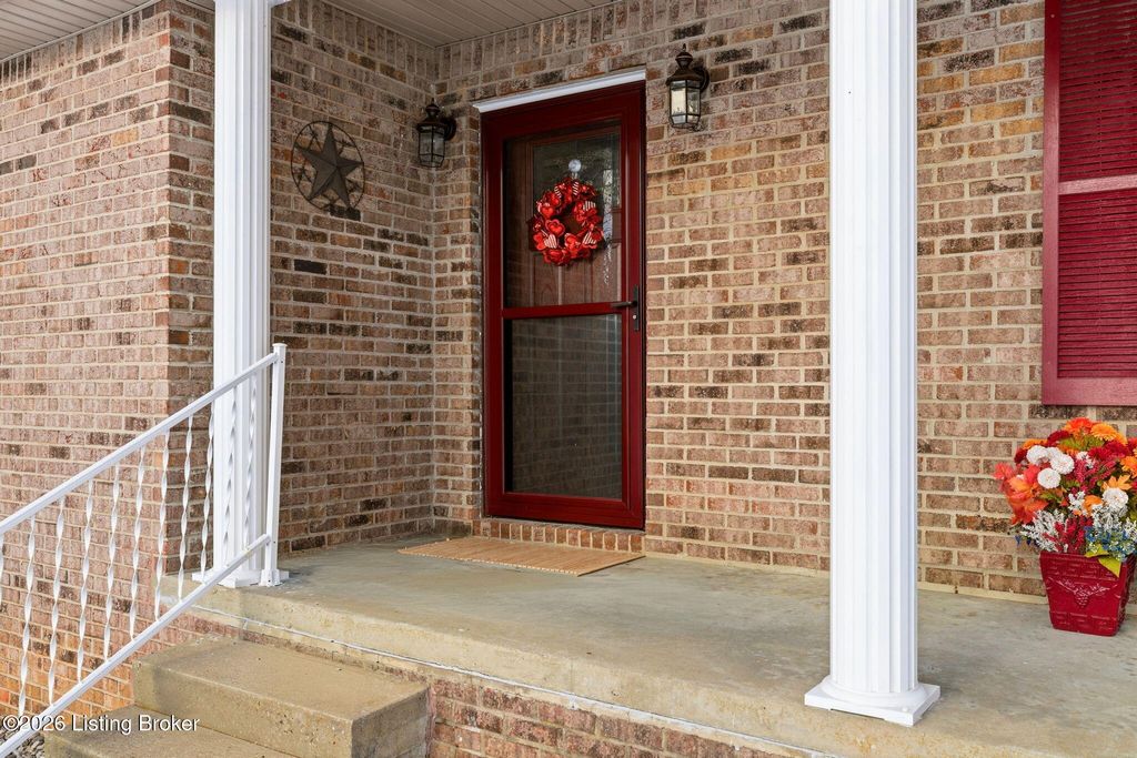 Photo of 82 N Sunset Ave, Cecilia, KY 42724 (MLS # 1708182)