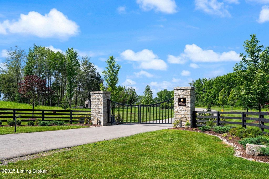 Photo of 12331 Enclave Dr, Goshen, KY 40026 (MLS # 1689681)