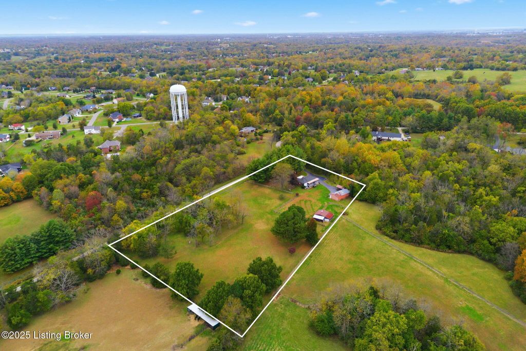 Photo of 6209 Osage Rd, Crestwood, KY 40014 (MLS # 1702704)