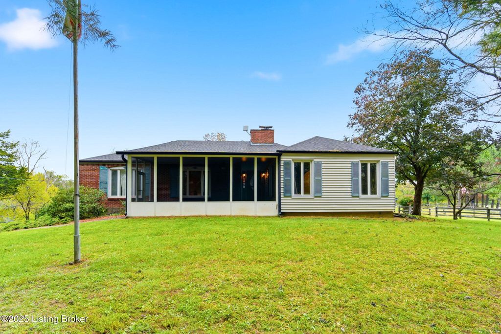 Photo of 6209 Osage Rd, Crestwood, KY 40014 (MLS # 1702704)