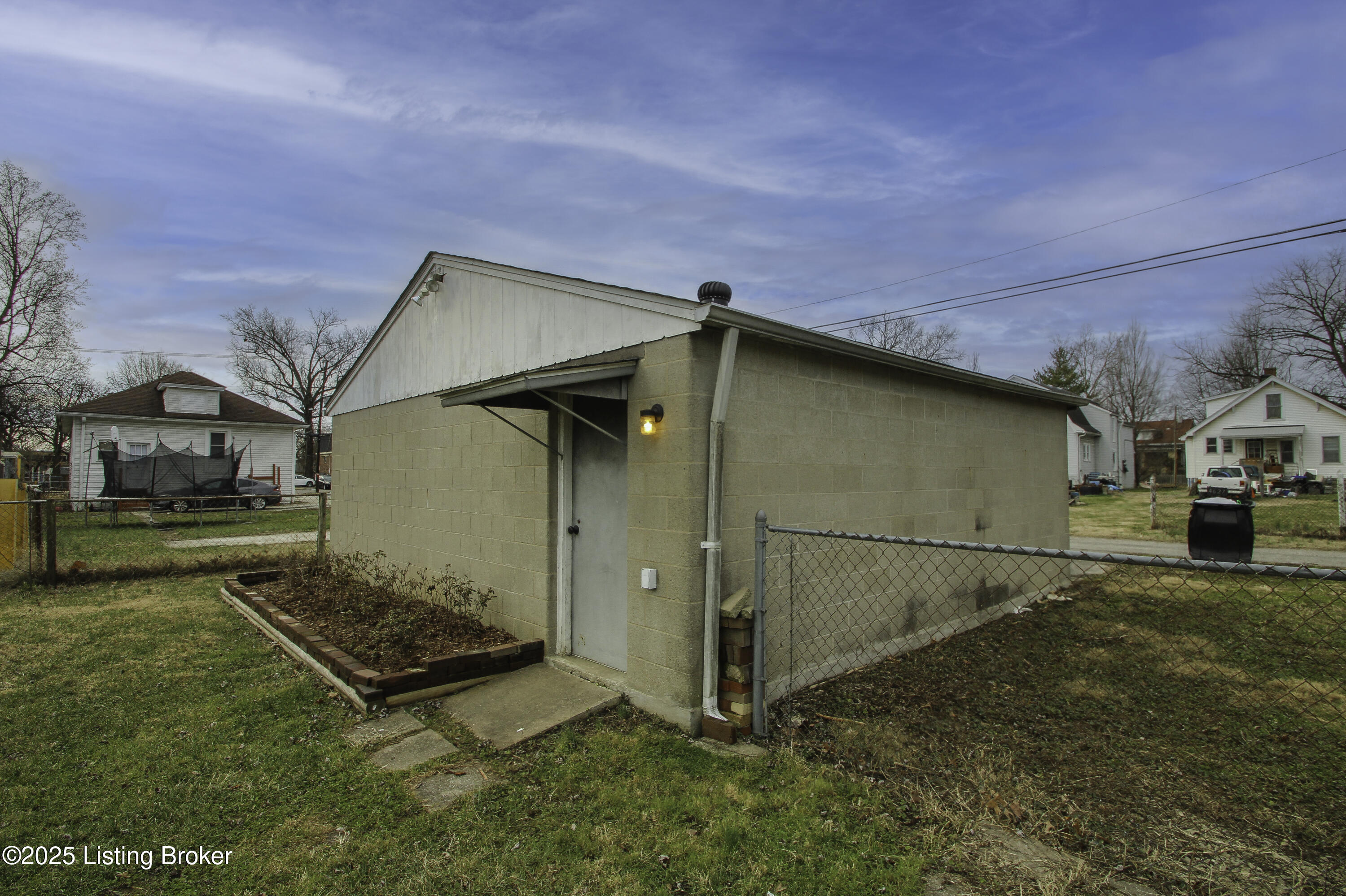 4644 S 1st St, Louisville, Kentucky image 36