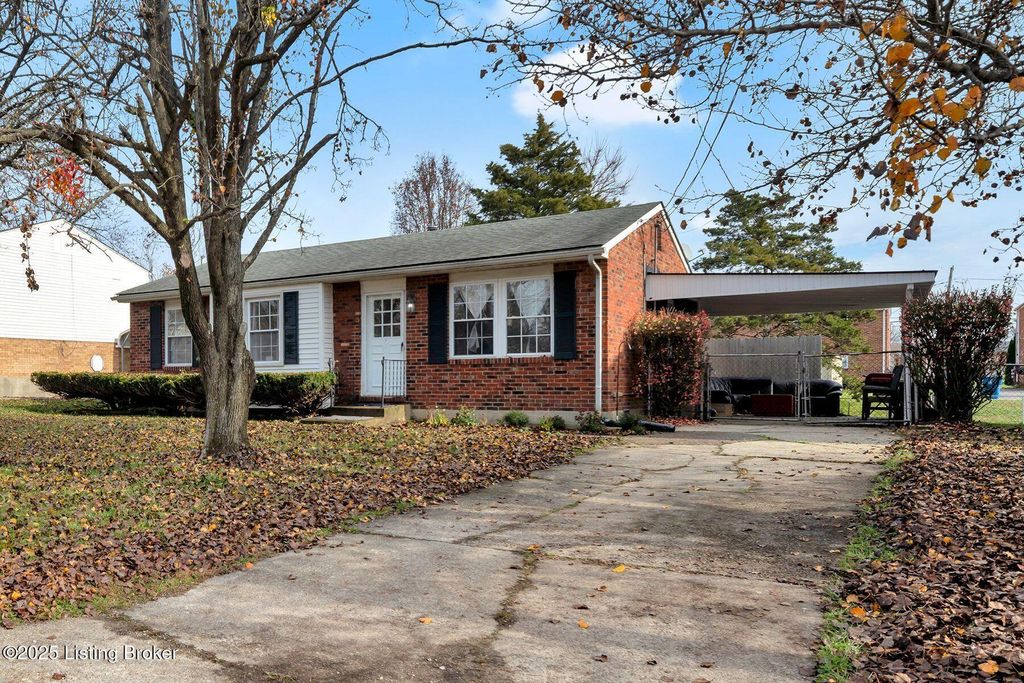 Photo of 5011 Fairwood Ln, Louisville, KY 40291 (MLS # 1713559)